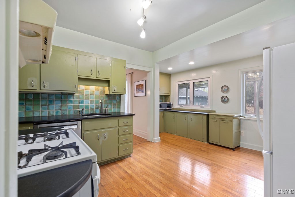 222 Buckingham Avenue, Syracuse, New York image 12