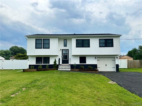 Photo of 4961 Windgate Road Rd, Clay, NY 13088 (MLS # S1690113)
