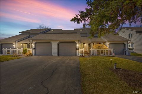 Condo For Sale - 412 Summerhaven Drive<br/> Manlius, NY 13057