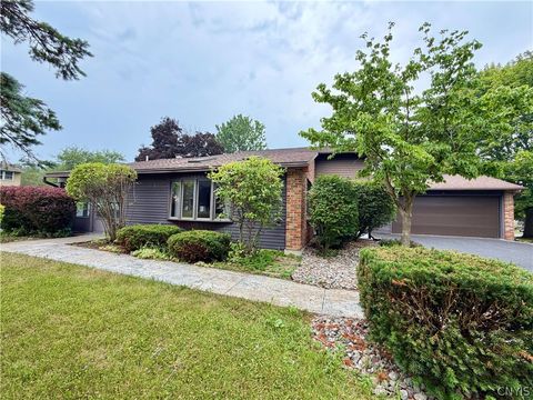Homes For Sale - 8376 Zenith Drive<br/> Onondaga County, Clay, NY 13027