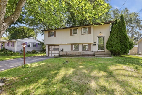 Homes For Sale - 210 Floradale Road<br/> Salina, NY 13088