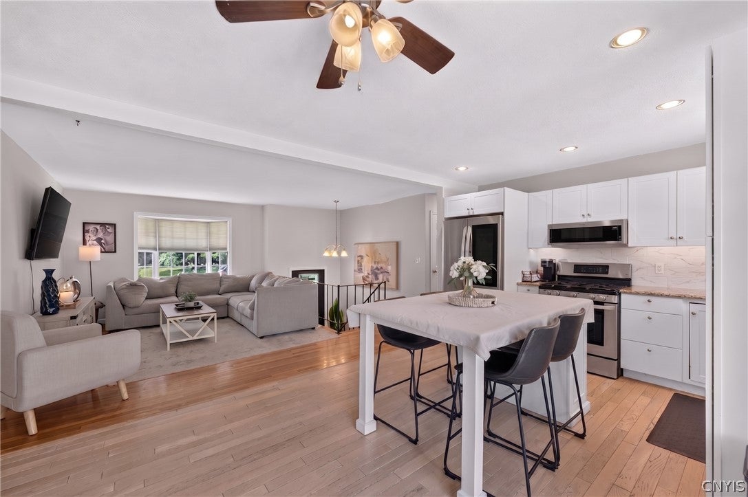 8656 Maple Lane