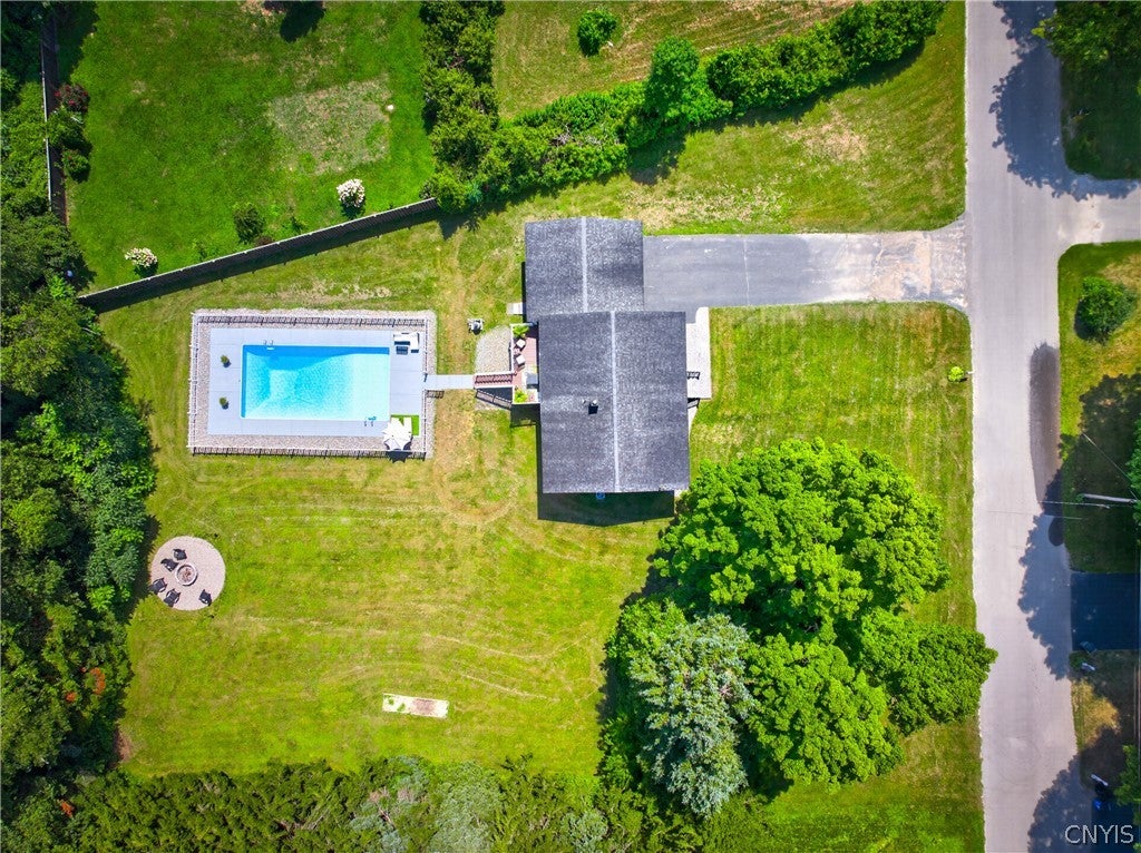 8656 Maple Lane