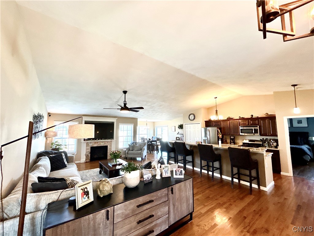 4745 Lynnville Way, Clay, New York image 6