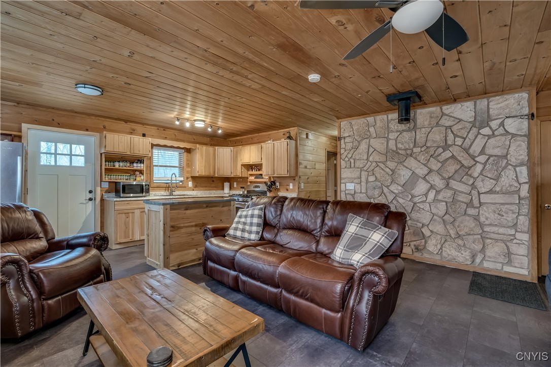 17485 Lemay Road, Lorraine, New York image 10