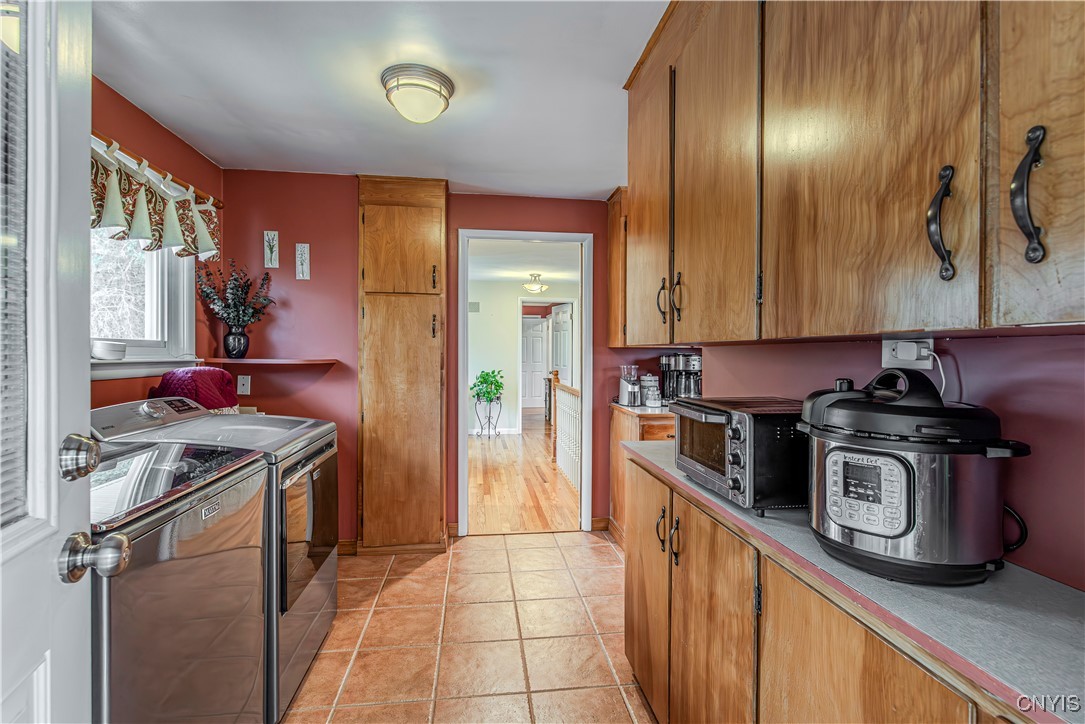 36 South Hills Drive, New Hartford, New York image 28