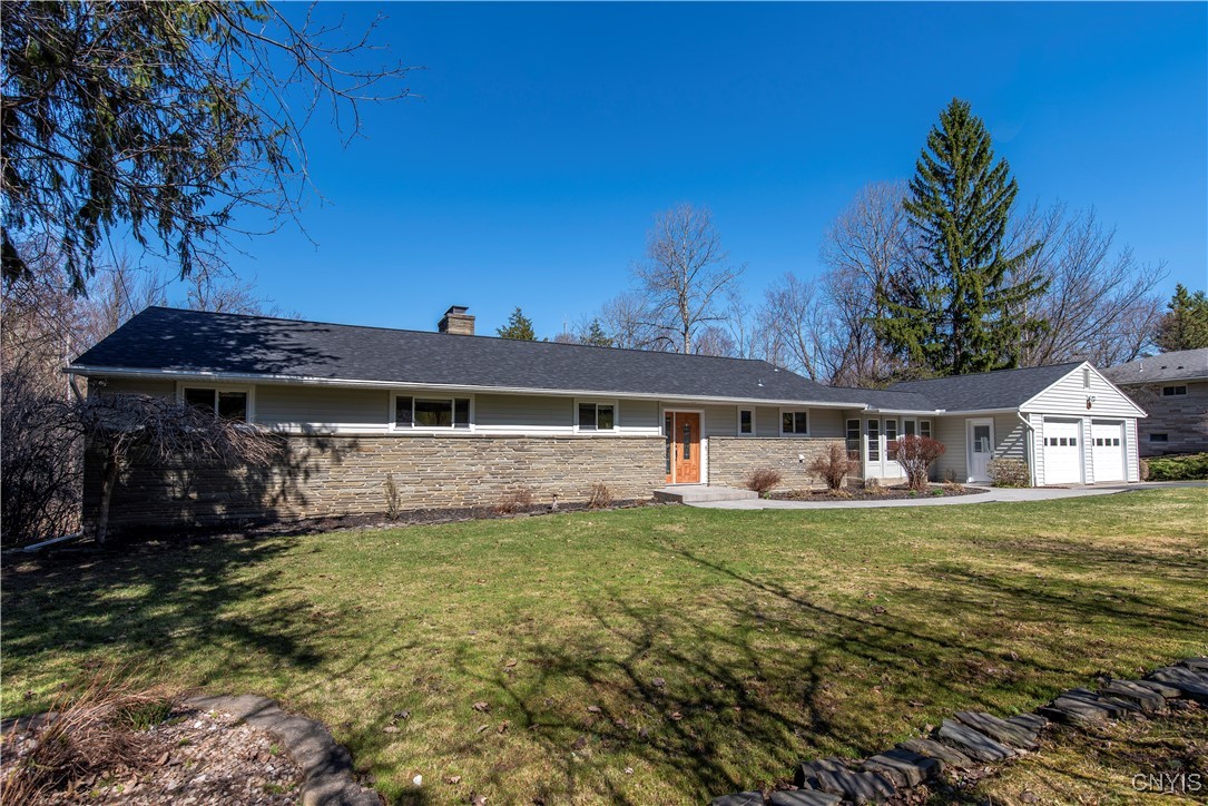 36 South Hills Drive, New Hartford, New York image 1