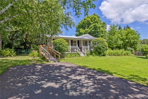 Homes For Sale - 3385 Armstrong Road<br/> Camillus, NY 13164
