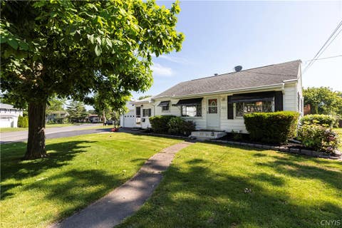 Photo of 220 N Woodland Drive, Salina, NY 13088 (MLS # S1689631)