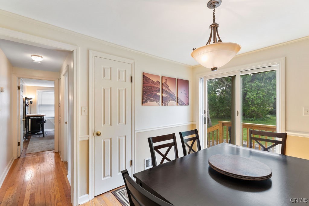 200 Forest Drive, Cicero, New York image 5