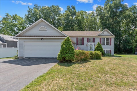 Homes For Sale - 5381 Carrick Circle<br/> Onondaga County, Cicero, NY 13029