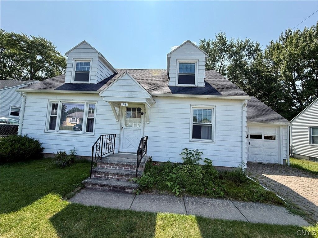 Photo of 116 Chestnut Hill Drive, Salina, NY 13088 (MLS # S1701736)