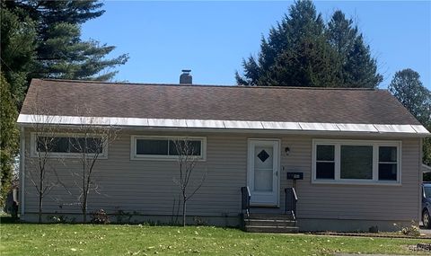 1904 N James St, Rome-Inside, NY 13440 - MLS#: S1600283