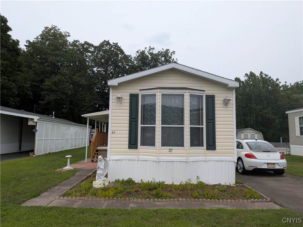 37 Sunnyfield Drive