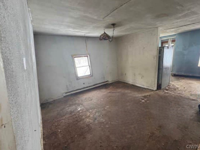 16 W 10th Street E