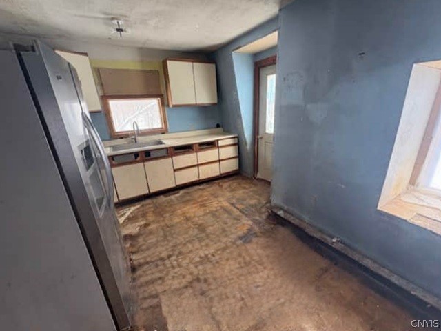 16 W 10th Street E