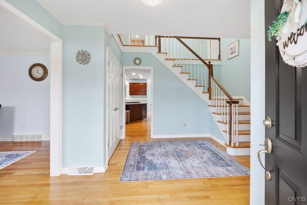 4443 Treetops Circle, Manlius, New York image 4