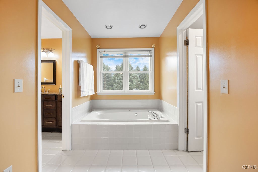 4443 Treetops Circle, Manlius, New York image 31