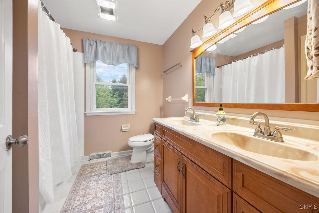 4443 Treetops Circle, Manlius, New York image 28