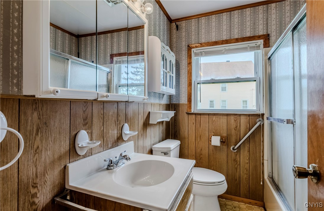 69 Clinton Street, New Hartford, New York image 25