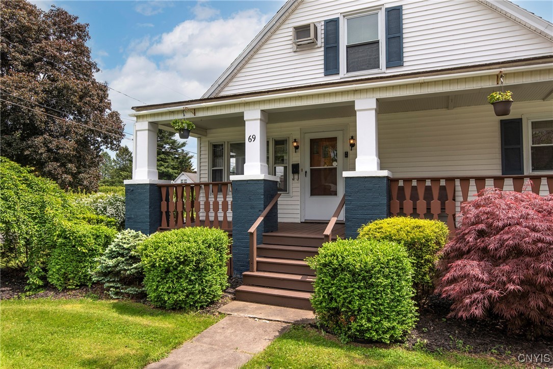 69 Clinton Street, New Hartford, New York image 2