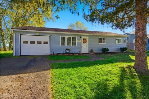 7892 Rinaldo Boulevard E, Cicero, NY 13030 - #: S1648014