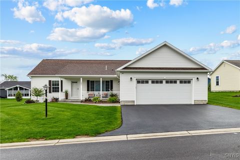 121 Woods Edge Drive, New Hartford, NY 13323 - MLS#: S1605066