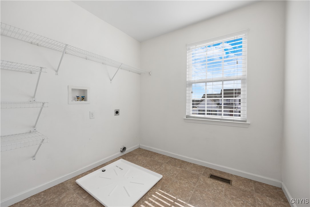 5548 Perth, Clay, New York image 33