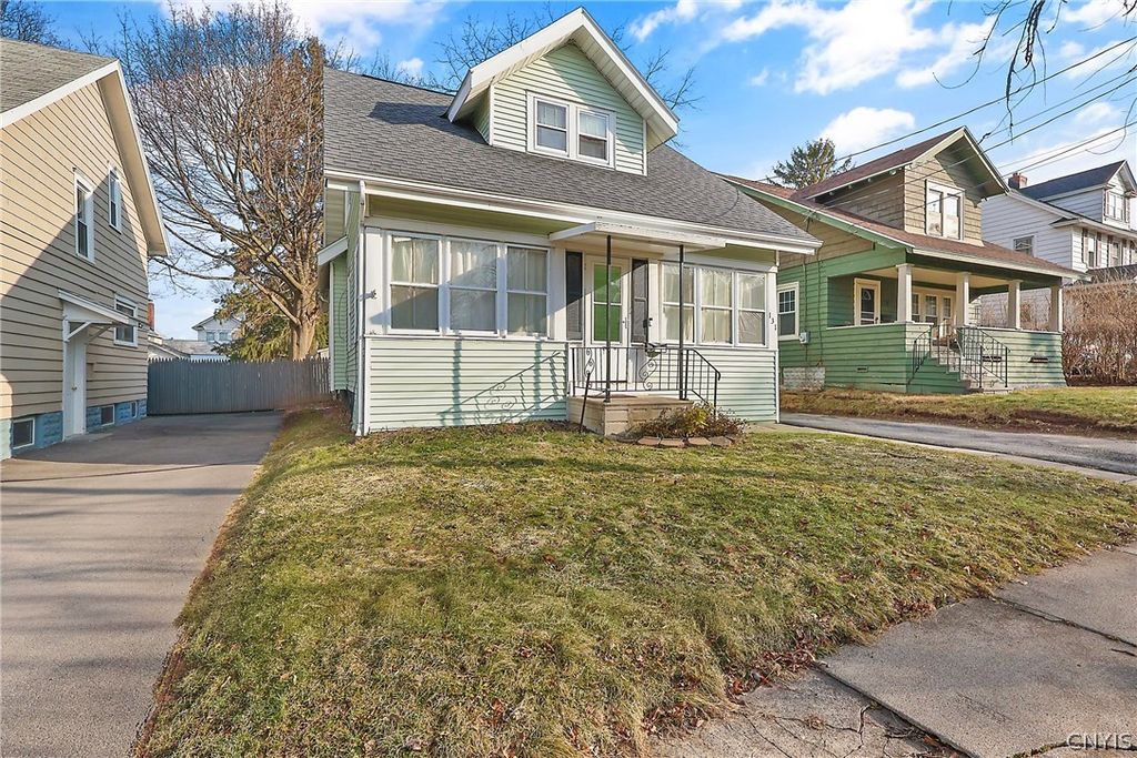 Photo of 131 Winthrop Road, Syracuse, NY 13206 (MLS # S1665814)