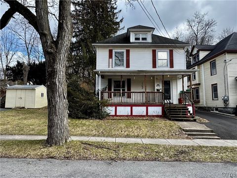 Homes For Sale - 130 Woodlawn Avenue<br/> Cayuga County, Auburn, NY 13021
