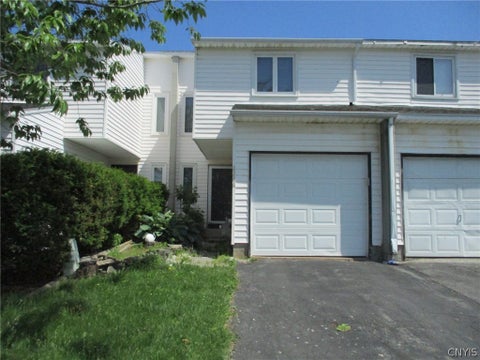 Townhouse For Sale - 8286 Trevi Lane<br/> Clay, NY 13041