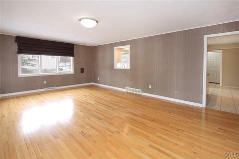 Tiny photo for 101 Britain Road, Manlius, NY 13066 (MLS # S1658327)