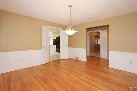 Tiny photo for 101 Britain Road, Manlius, NY 13066 (MLS # S1658327)