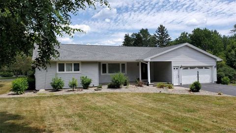 Photo of 101 Britain Road, Manlius, NY 13066 (MLS # S1658327)