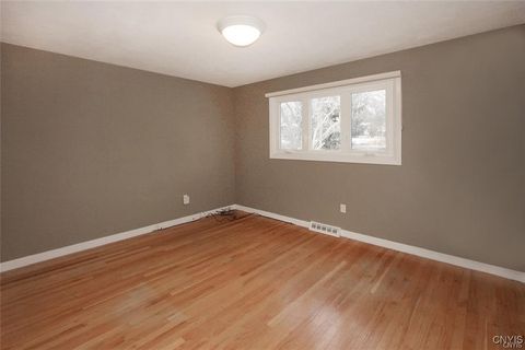 Tiny photo for 101 Britain Road, Manlius, NY 13066 (MLS # S1658327)