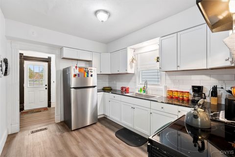 Tiny photo for 945 Oak Street, Syracuse, NY 13203 (MLS # S1655410)