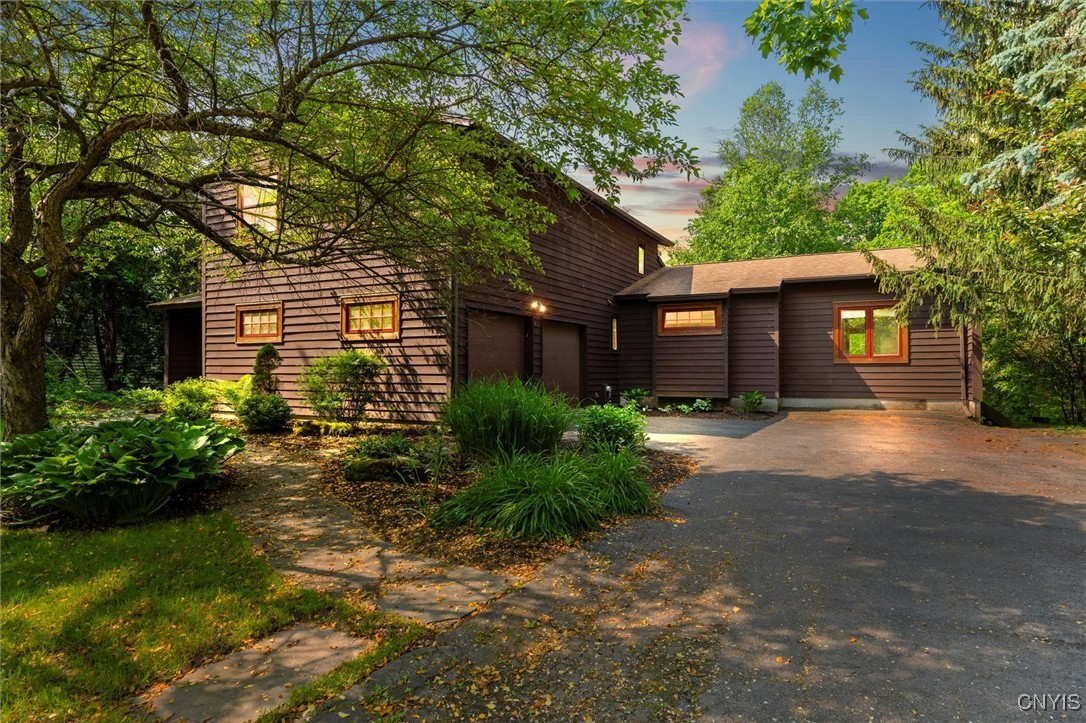 4901 Huntshill Road, Manlius, New York image 1