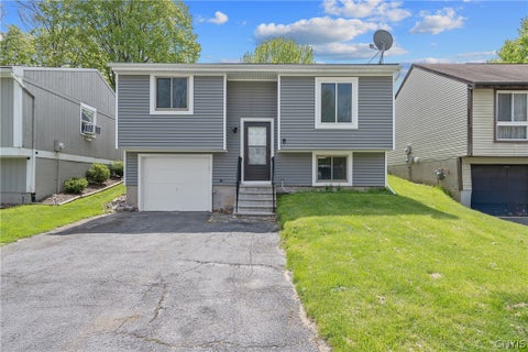 Homes For Sale - 4187 Burningtree Road<br/> Clay, NY 13090