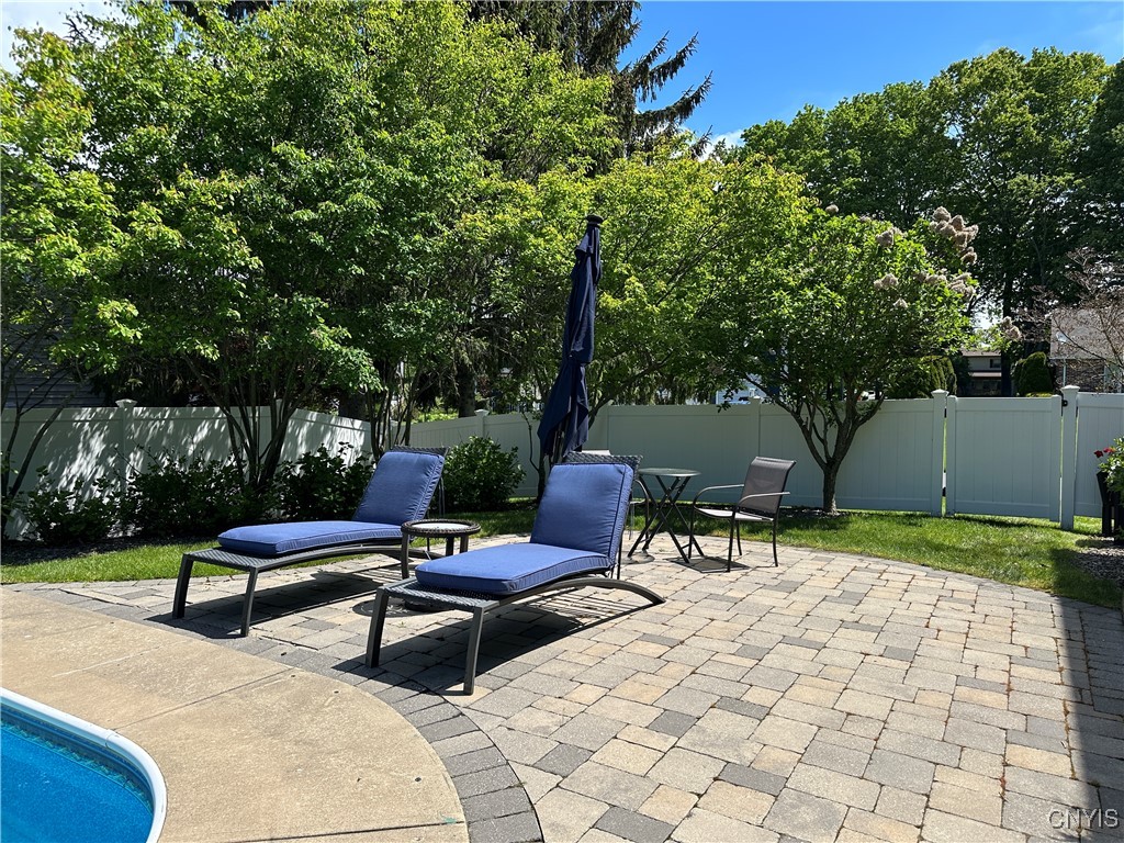 1 Jonquil Trail