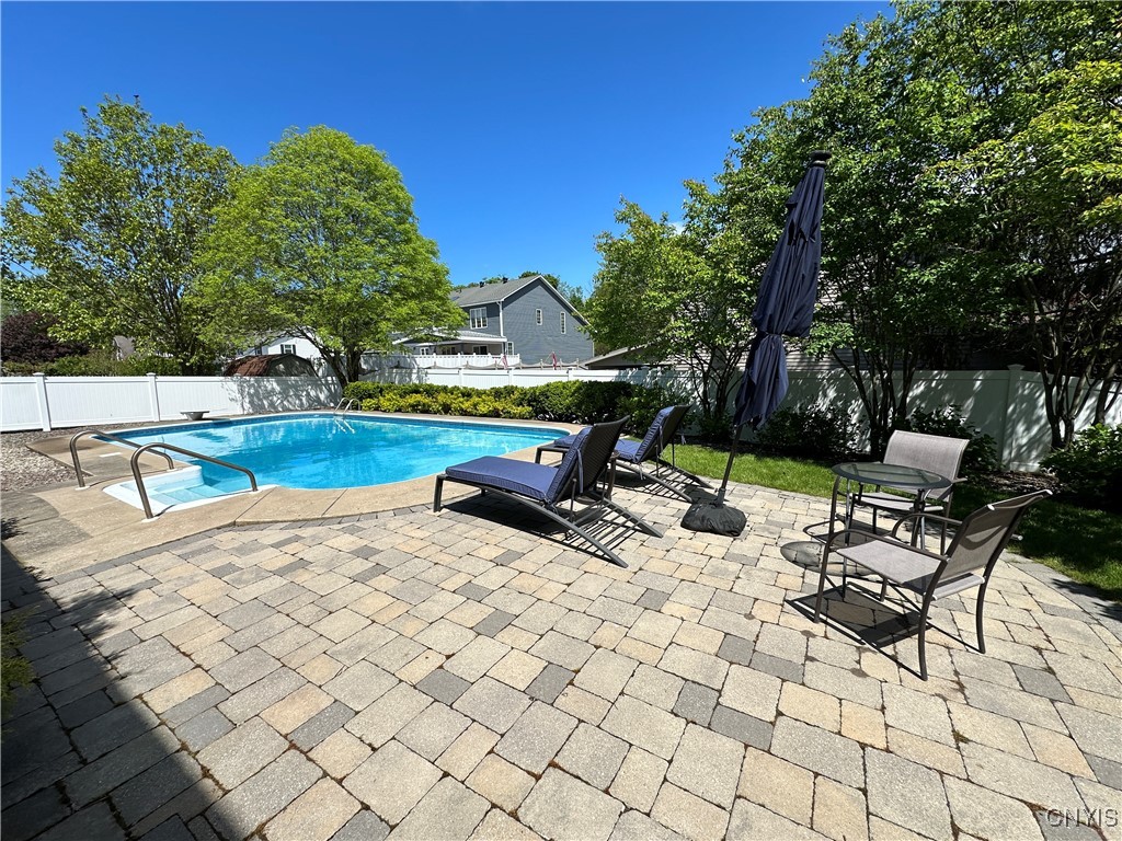1 Jonquil Trail
