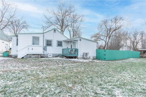 Tiny photo for 216 Frontenac Boulevard, Clayton, NY 13624 (MLS # S1656192)