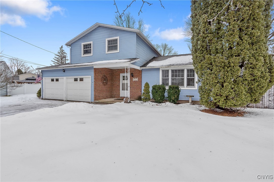 112 Teaslewood Lane, Manlius, New York image 2
