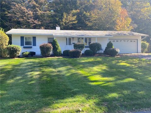 30 Cedarbrook Crescent Whitesboro NY 13492