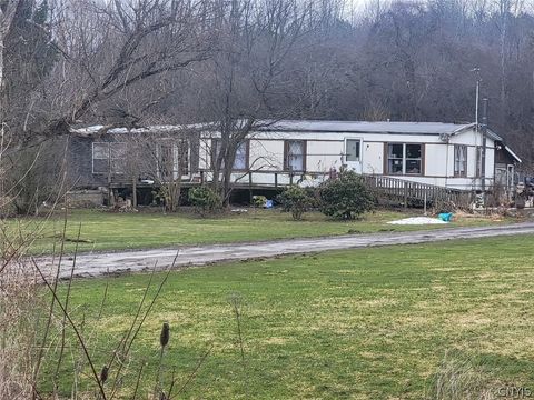 Mobile Home For Sale - 2064 Pilgrimport Road<br/> Wayne County, Lyons, NY 14489