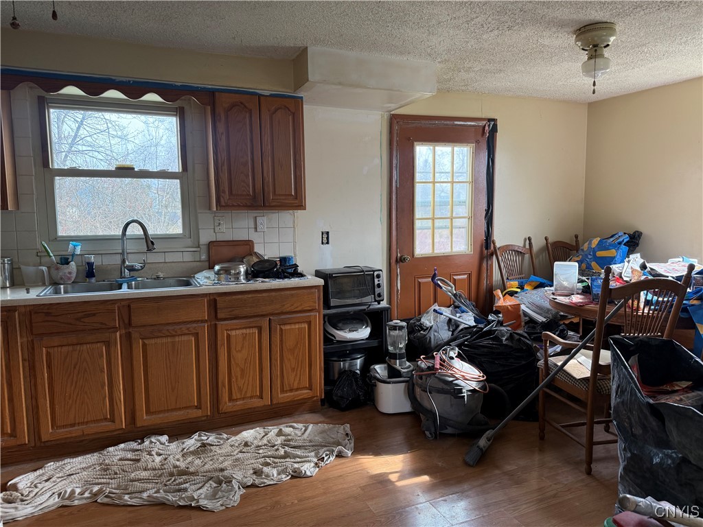 8261 Elaine Circle, Clay, New York image 7