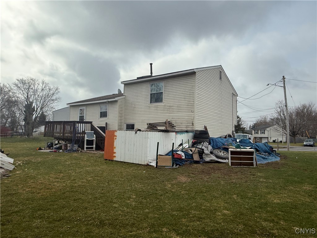 8261 Elaine Circle, Clay, New York image 2