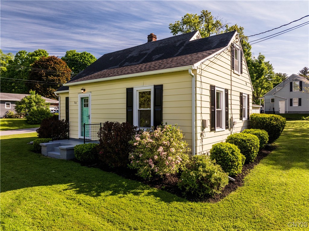 318 Lake Street