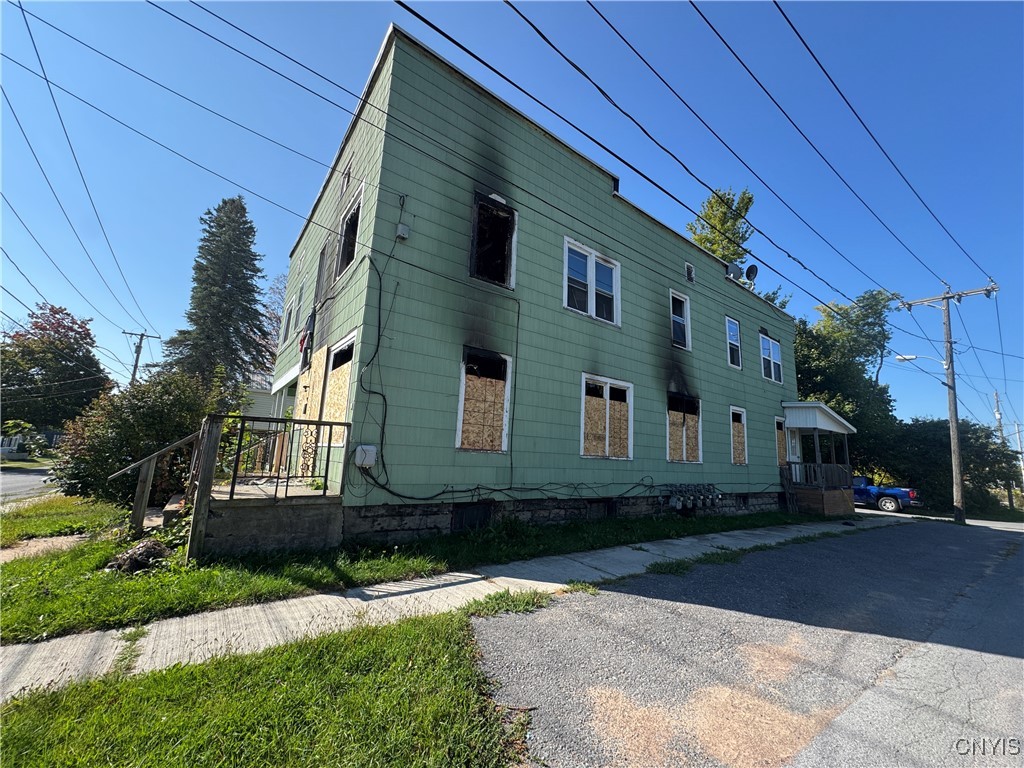 733 Alexandria Street