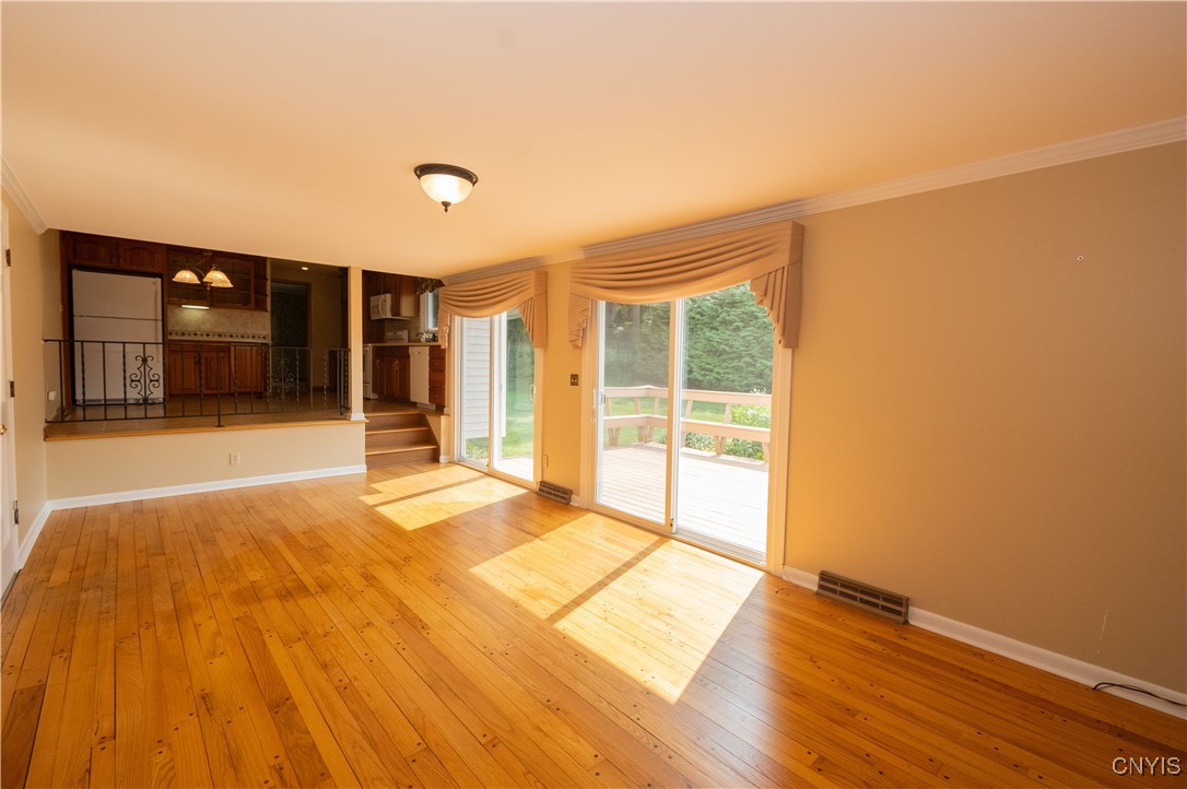 Camillus, New York 13031, United States, 4 Bedrooms Bedrooms, ,3 BathroomsBathrooms,Residential,Pending,188223