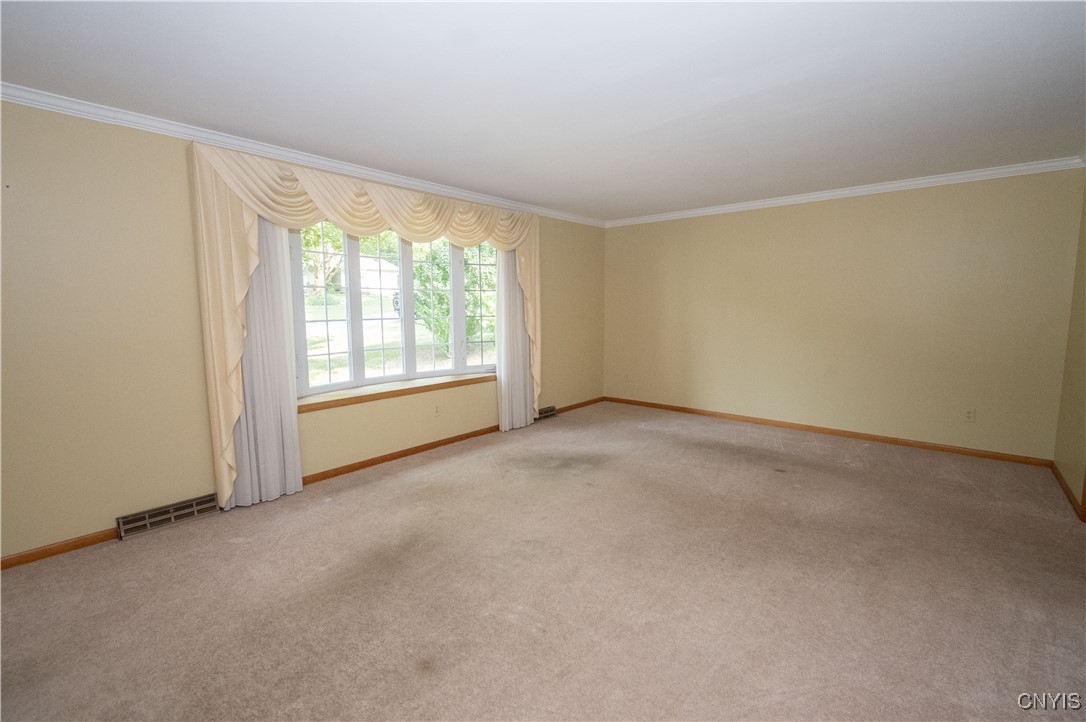 Camillus, New York 13031, United States, 4 Bedrooms Bedrooms, ,3 BathroomsBathrooms,Residential,Pending,188223